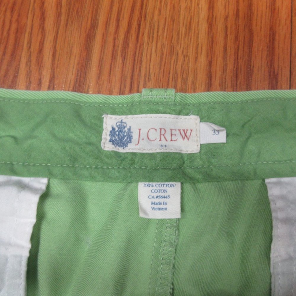 J.CREW REGULAR FIT SHORTS 100% COTTON GREEN Sz 33 - Picture 2 of 3